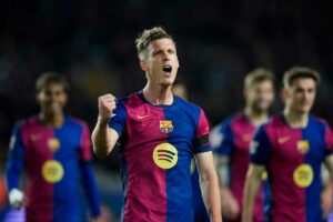 Dani Olmo esulta dopo una rete