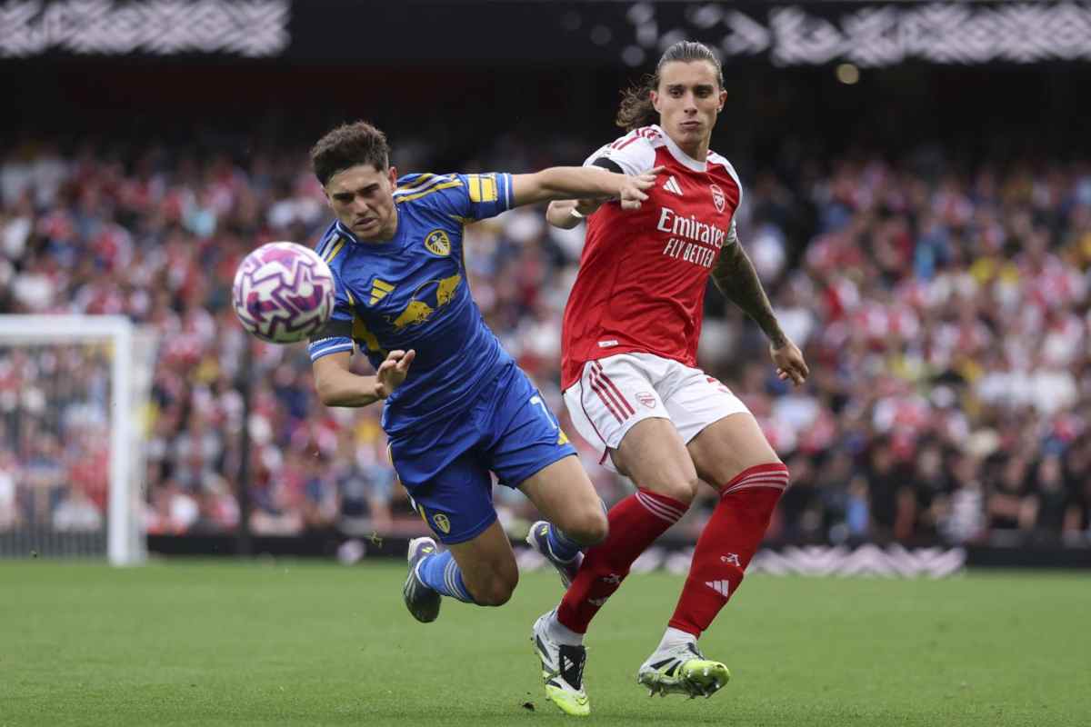 Calafiori con la maglia dell'Arsenal