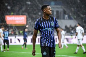 Inter-Dumfries-Chivu - 1